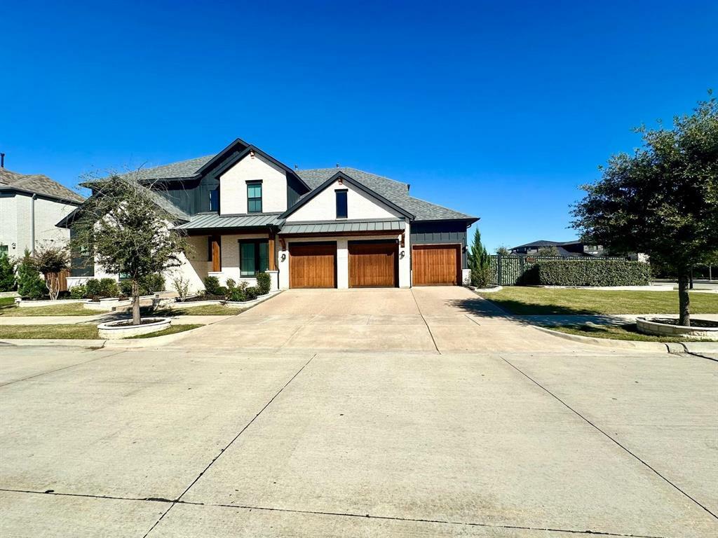 Property Photo:  1719 Silver Marten Trail  TX 76005 