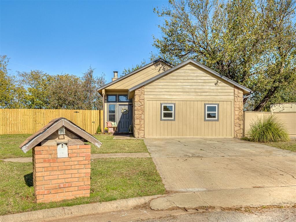 Property Photo:  1101 NW 112th Street  OK 73114 