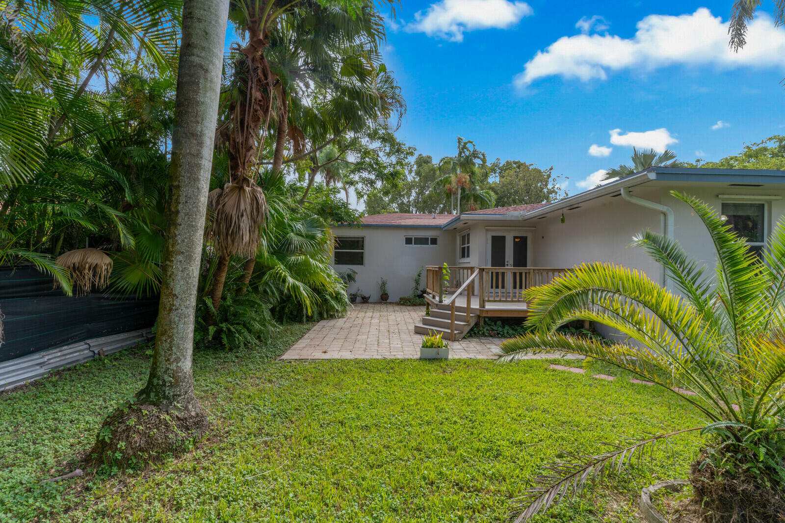 Property Photo:  1539 Fletcher Street  FL 33020 