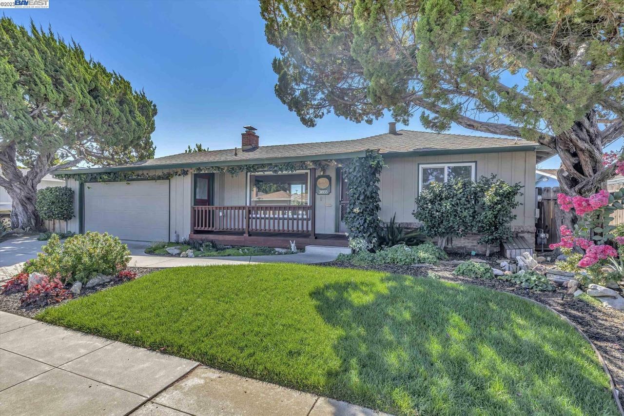 Property Photo:  3855 Yale Way  CA 94550 