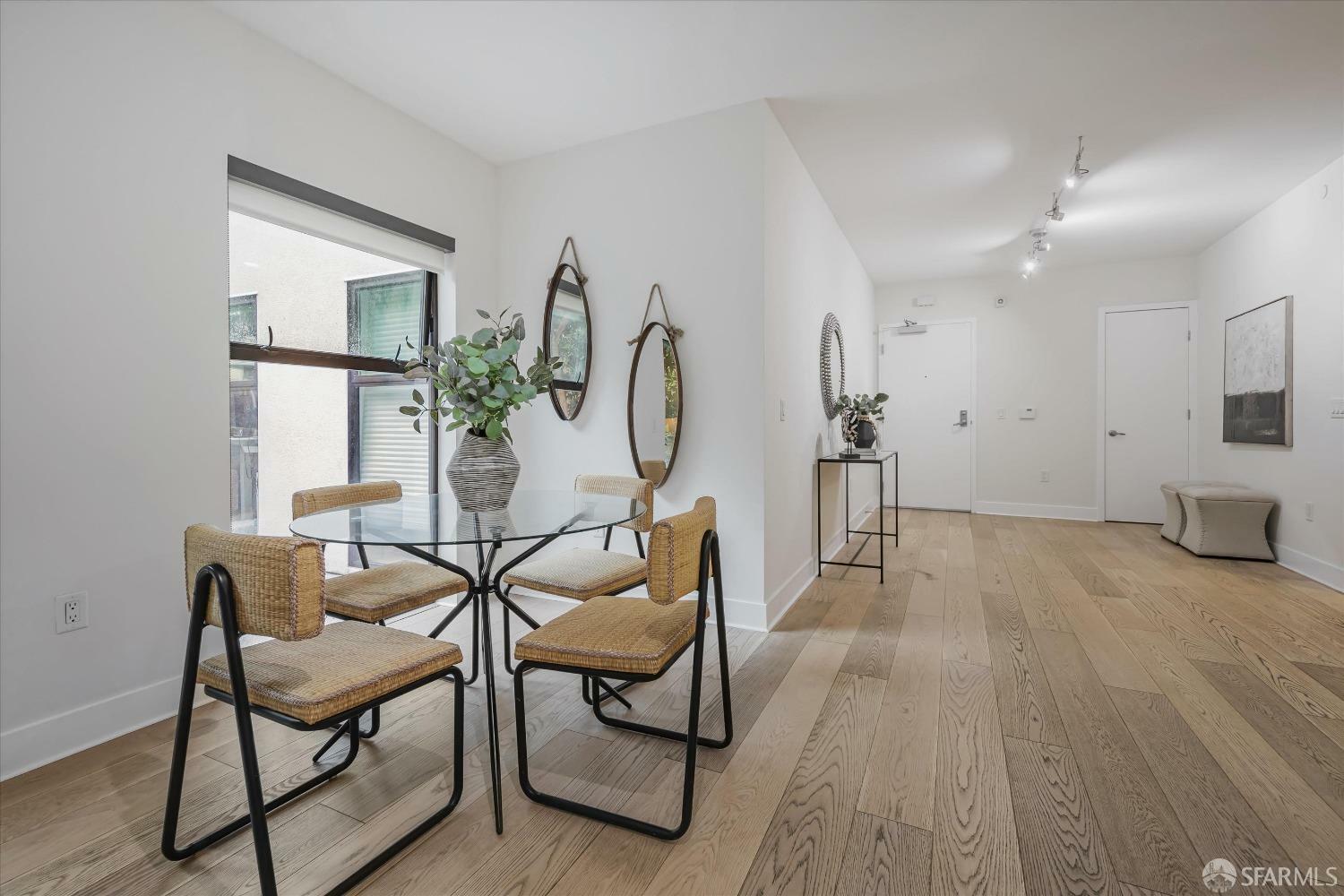 Property Photo:  1080 Sutter Street 202  CA 94109 