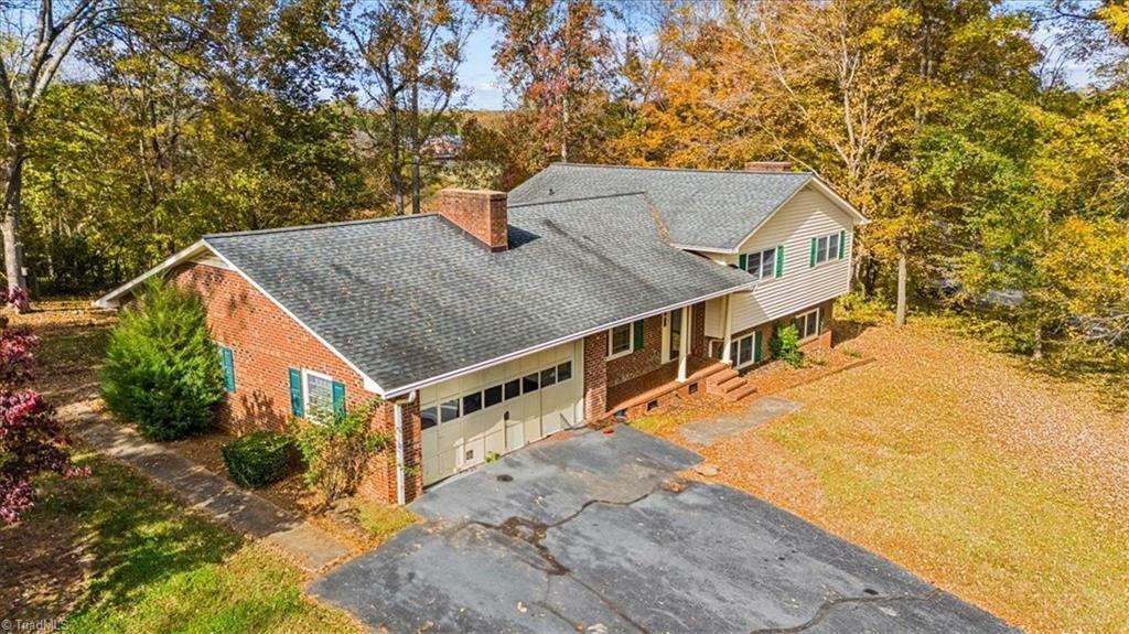 Property Photo:  195 Hawthorne Road  NC 27028 