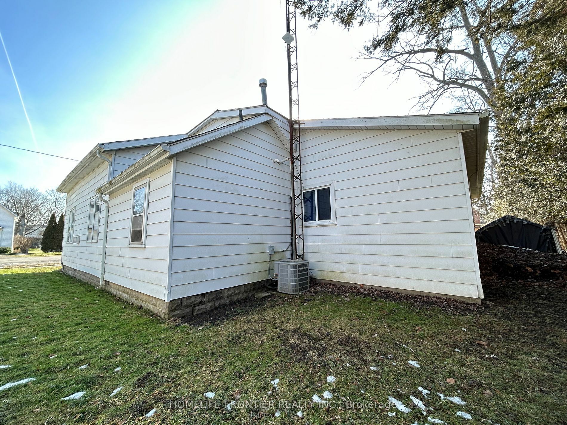 Property Photo:  258 William St  ON N0P 1M0 