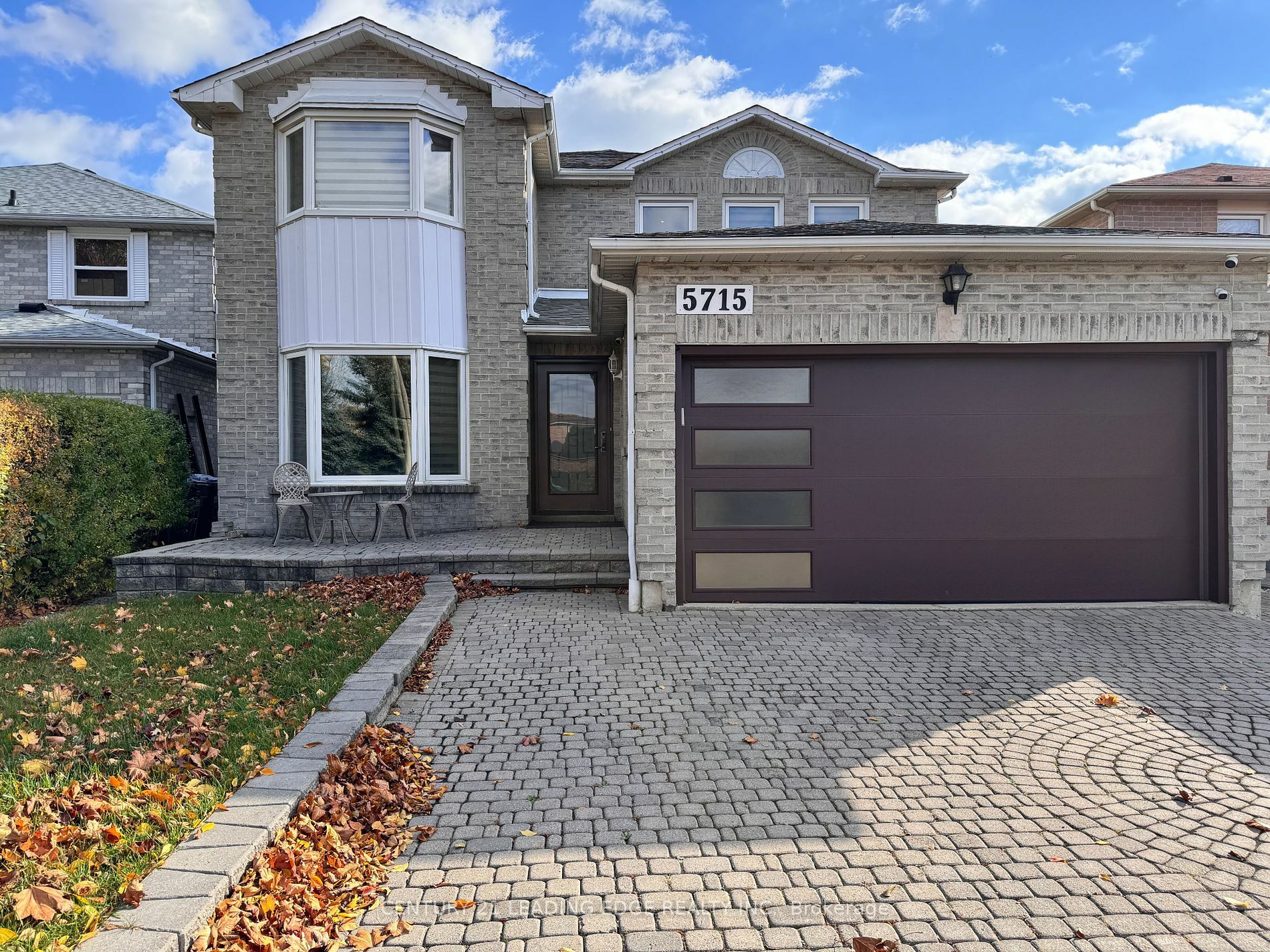 5715 Riverdale Cres  Mississauga ON L5M 4R3 photo