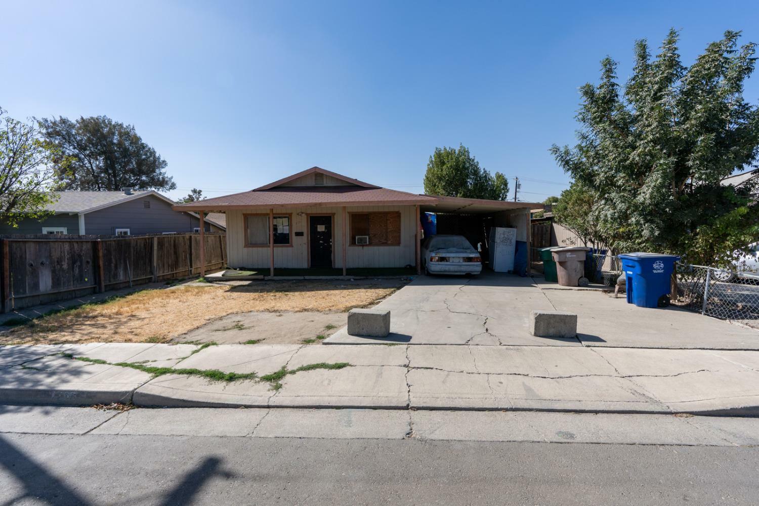 Property Photo: 1790 Corregidor Avenue CA 93622