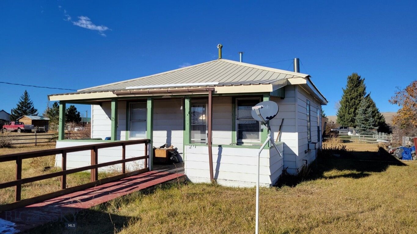 Property Photo: 211 E 1st Ave MT 59739