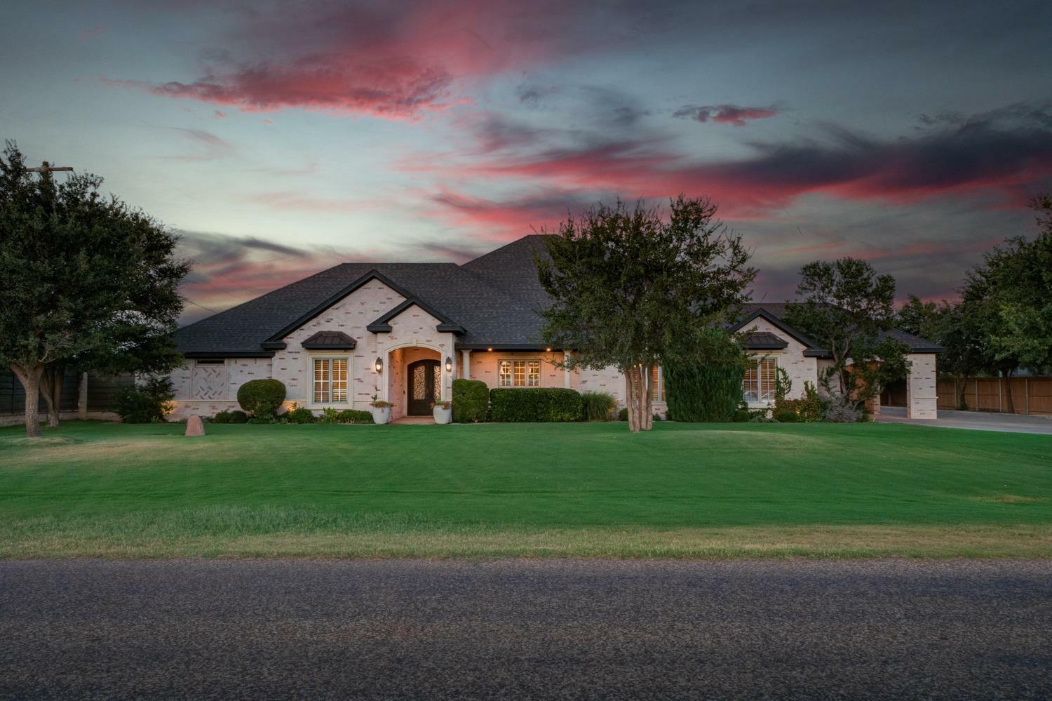 Property Photo: 814 Ave Q TX 79363