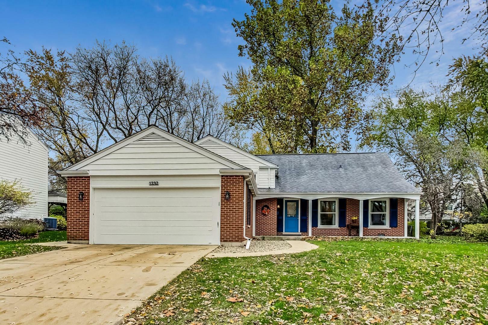 Property Photo:  1232 W Jefferson Avenue  IL 60540 