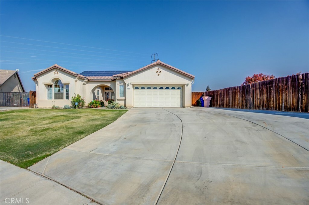 Property Photo:  10500 Vista Bonita Drive  CA 93311 