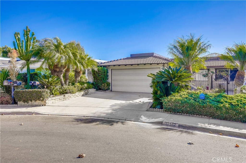 Property Photo: 32142 Paseo Sanchez CA 92675
