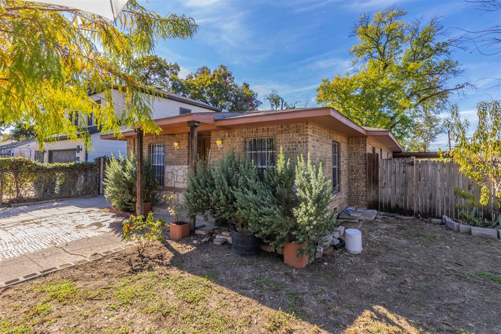 Property Photo: 3517 Chihuahua Avenue TX 75212