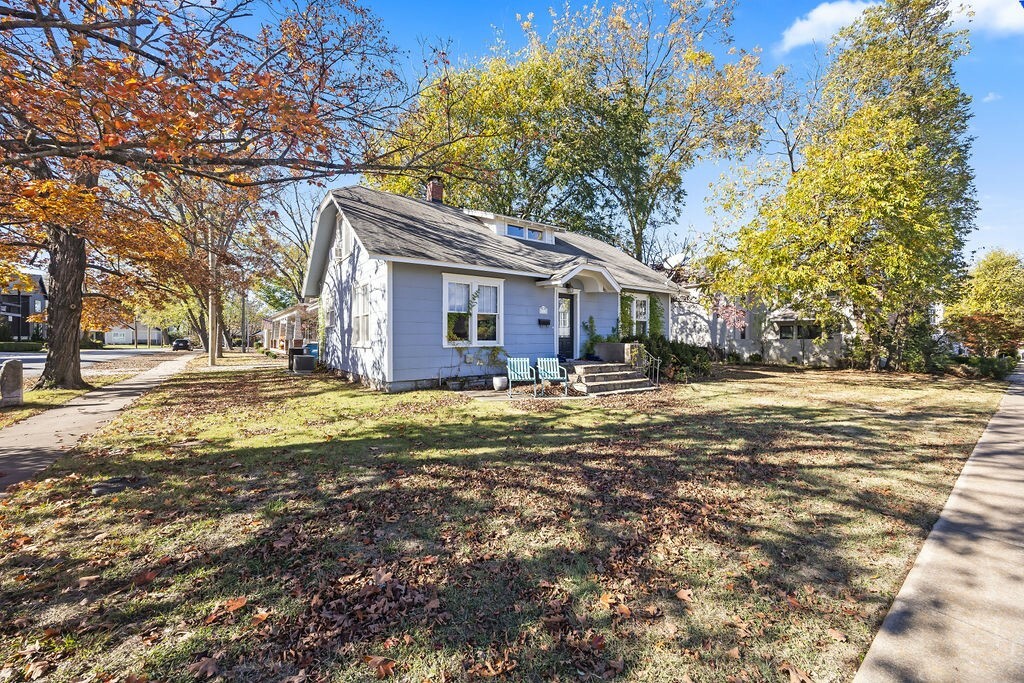 Property Photo:  252 SW D Street  AR 72712 