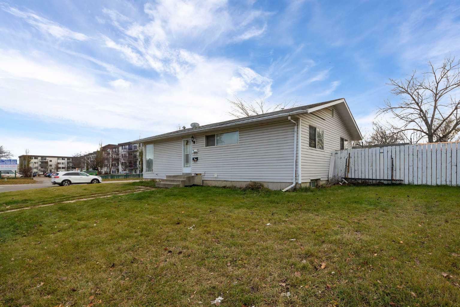 Property Photo:  101 Fraser Avenue  AB T9H 1Y9 