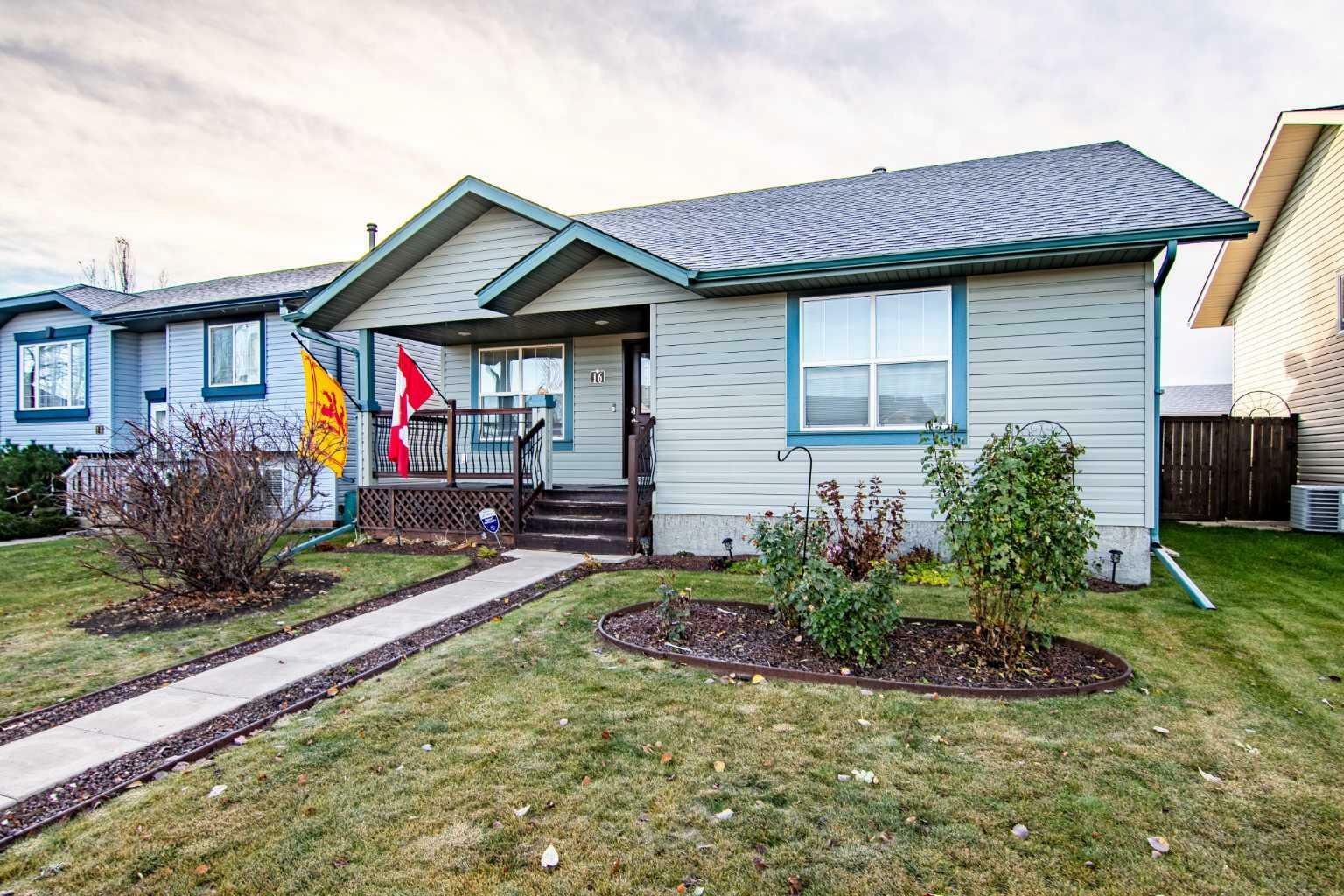 16 McKinlay Crescent  Lacombe AB T4L 2L4 photo