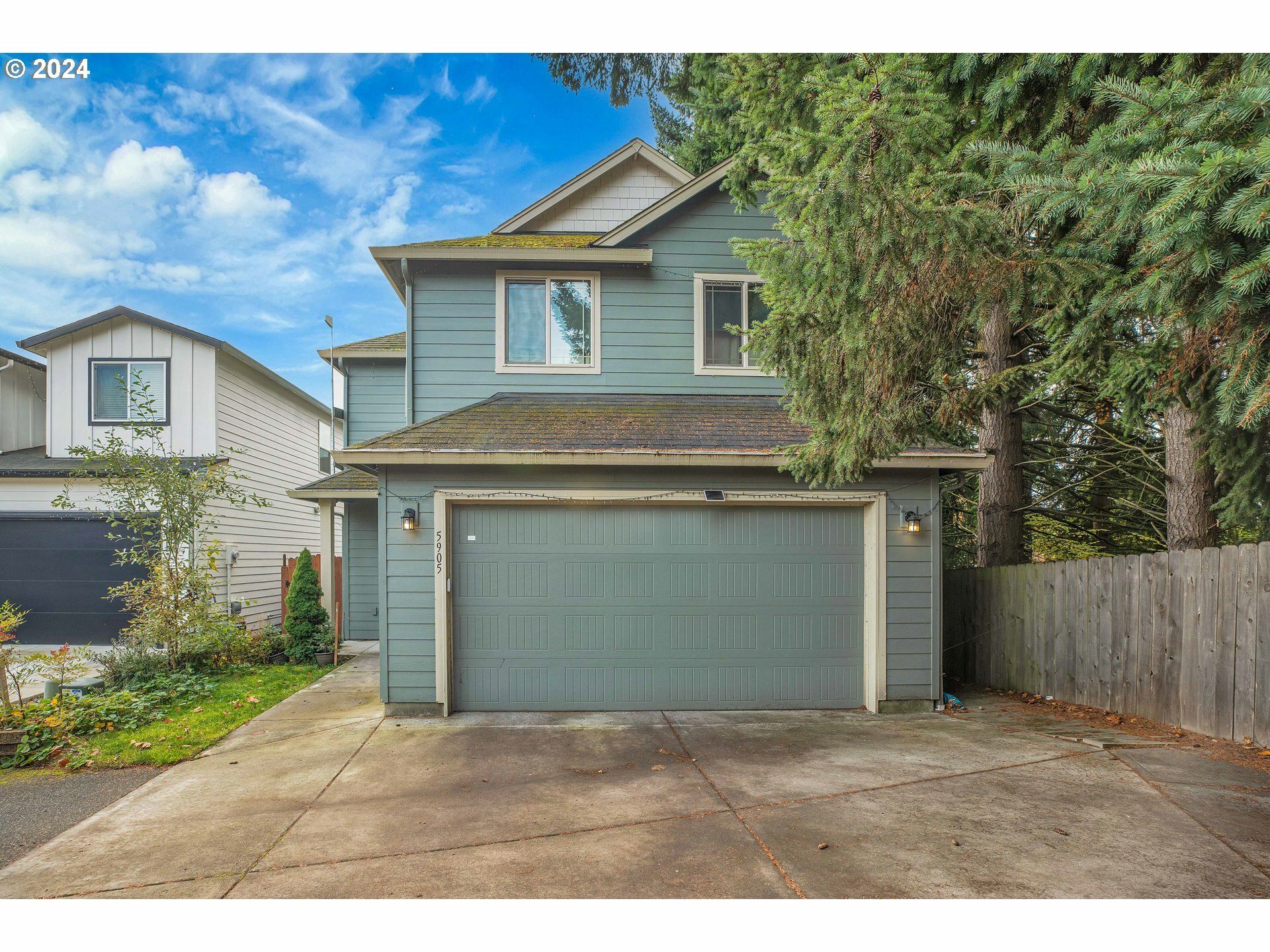 Property Photo:  5905 NE 56th Cir  WA 98661 