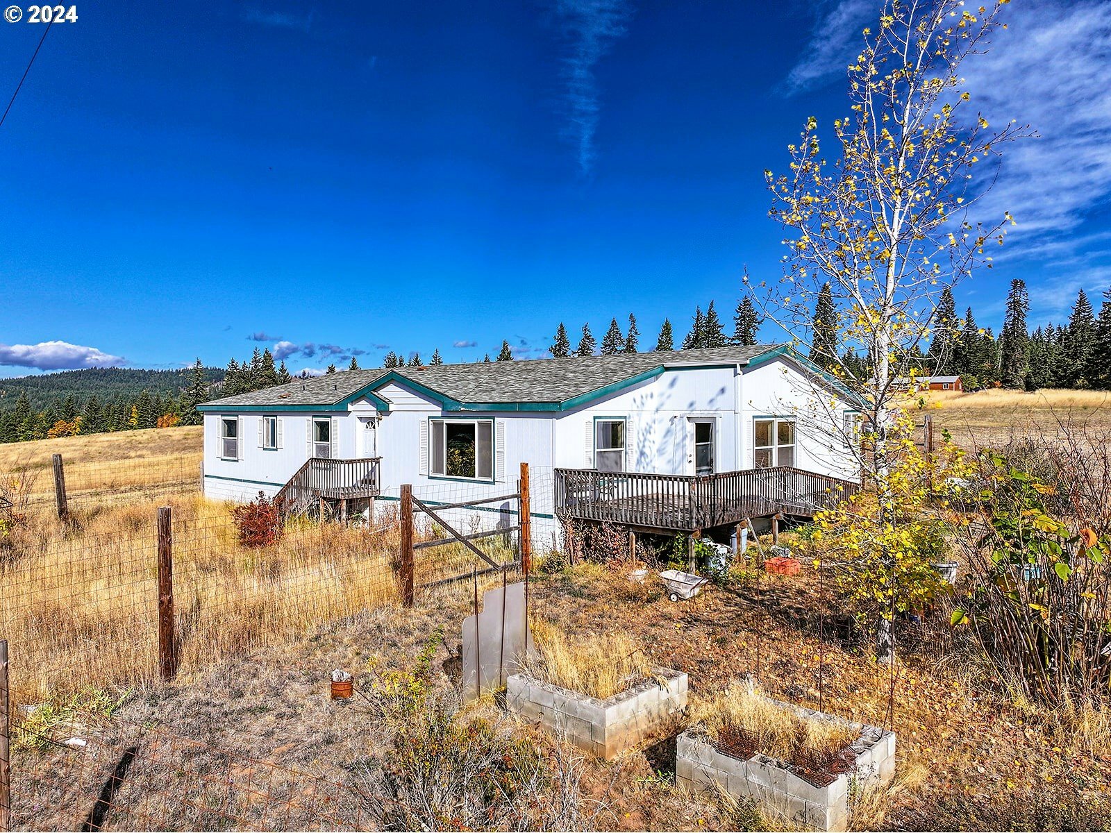 Property Photo: 143 Acme Rd WA 98672
