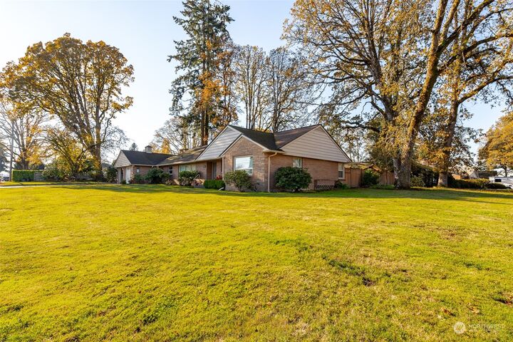 Property Photo: 727 SW 16th Street WA 98532
