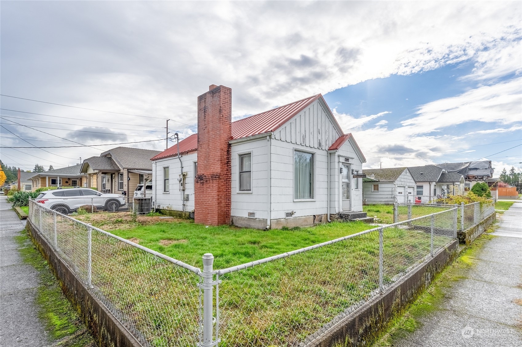 Property Photo:  808 N 6th Avenue  WA 98626 