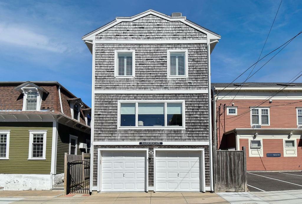 Property Photo:  7 Coddington Wharf  RI 02840 