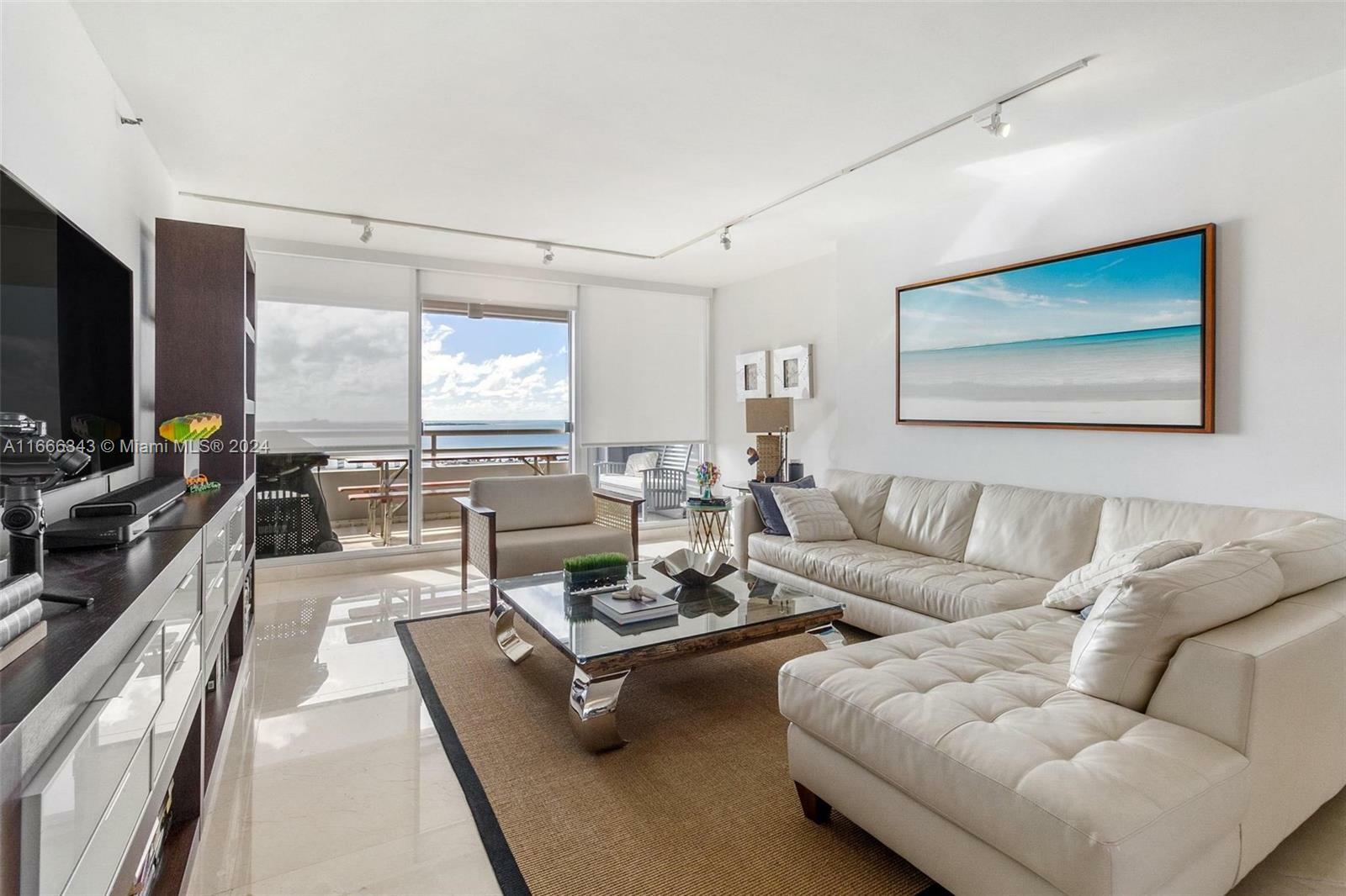 Property Photo:  1541 Brickell Ave C3206  FL 33129 