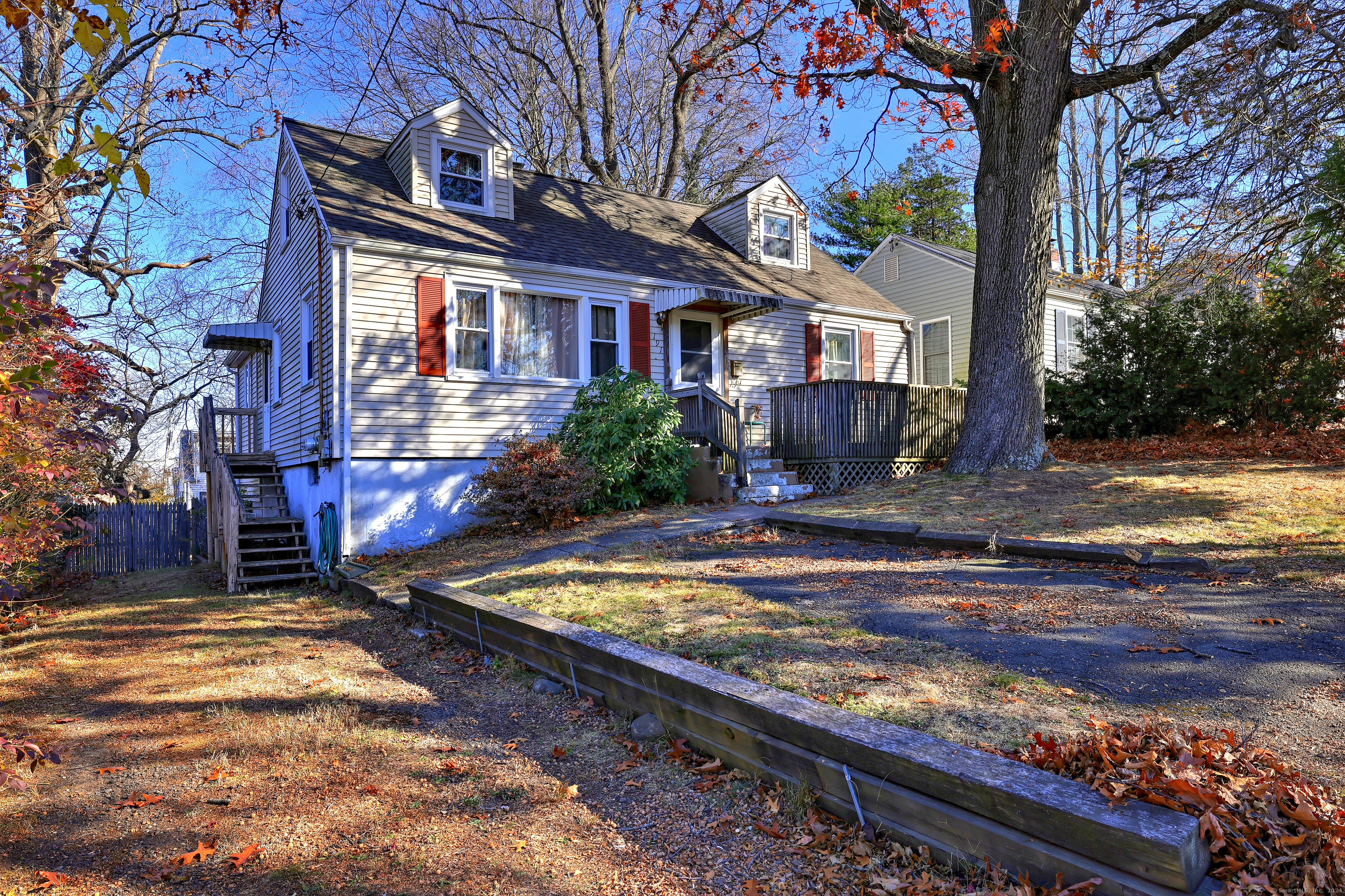 Property Photo:  191 Laurel Street  CT 06516 