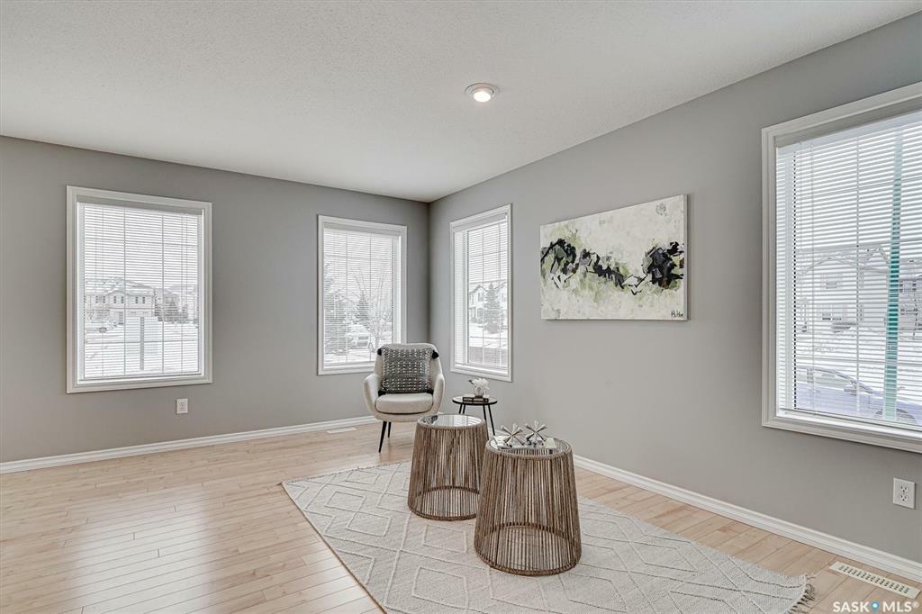 Property Photo:  118 Pawlychenko Lane 80  SK S7V 1K1 