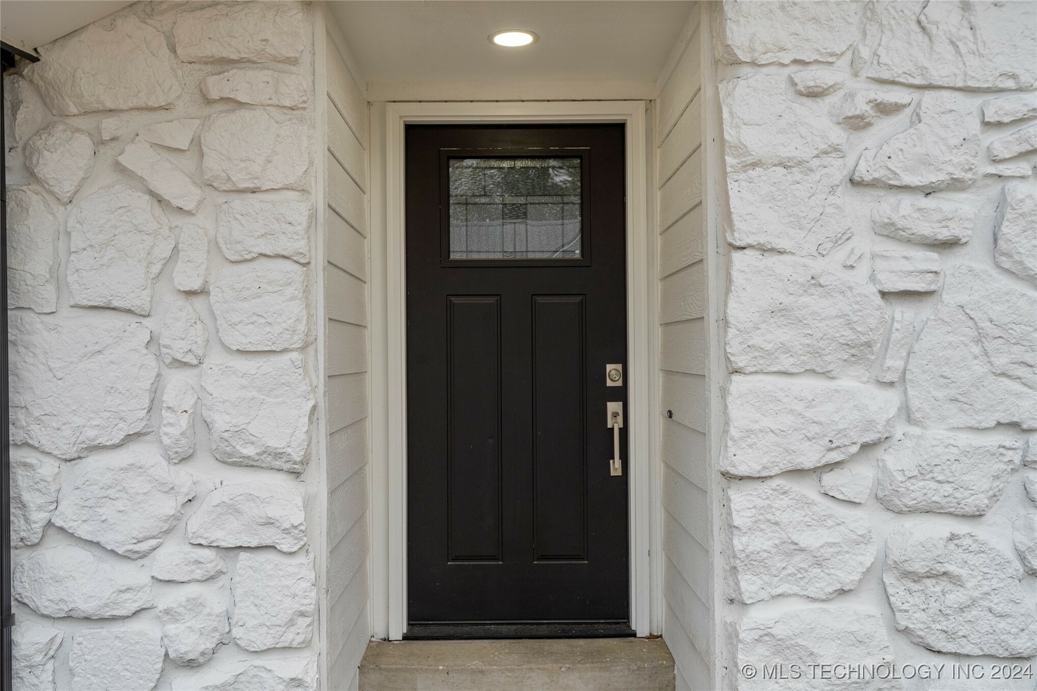 Property Photo:  1012 W Washington Place  OK 74012 