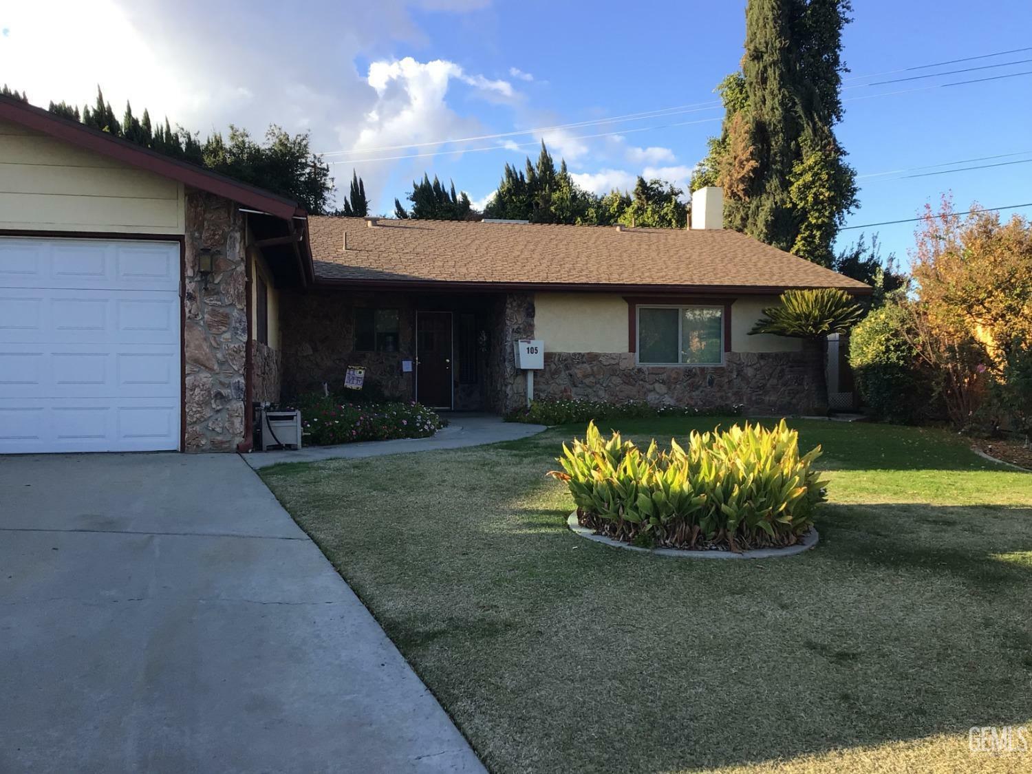 Property Photo:  105 Holmby Court  CA 93309 