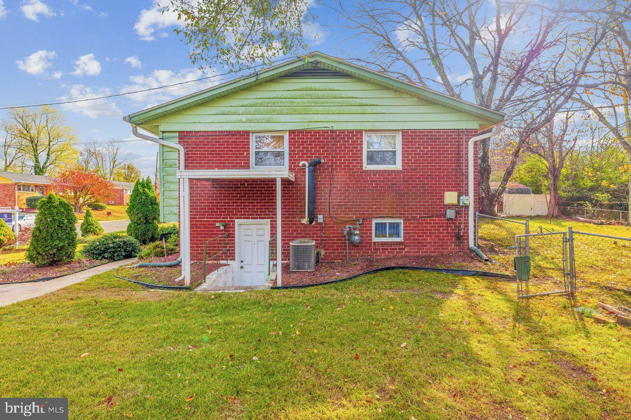 Property Photo:  9801 Glen View Drive  MD 20735 