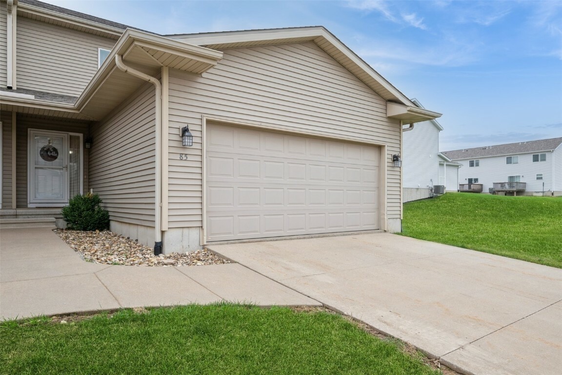 Property Photo:  85 Woodstone Lane SW  IA 52404 