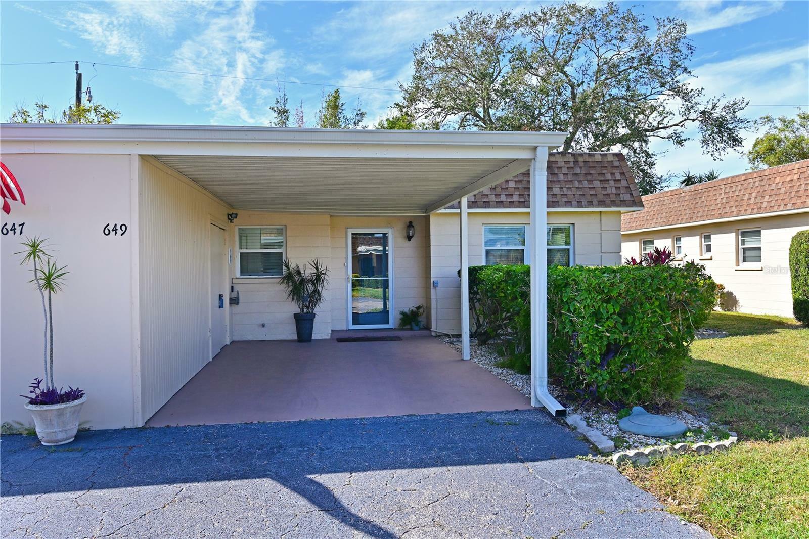 Property Photo:  649 Park Circle 649  FL 34207 