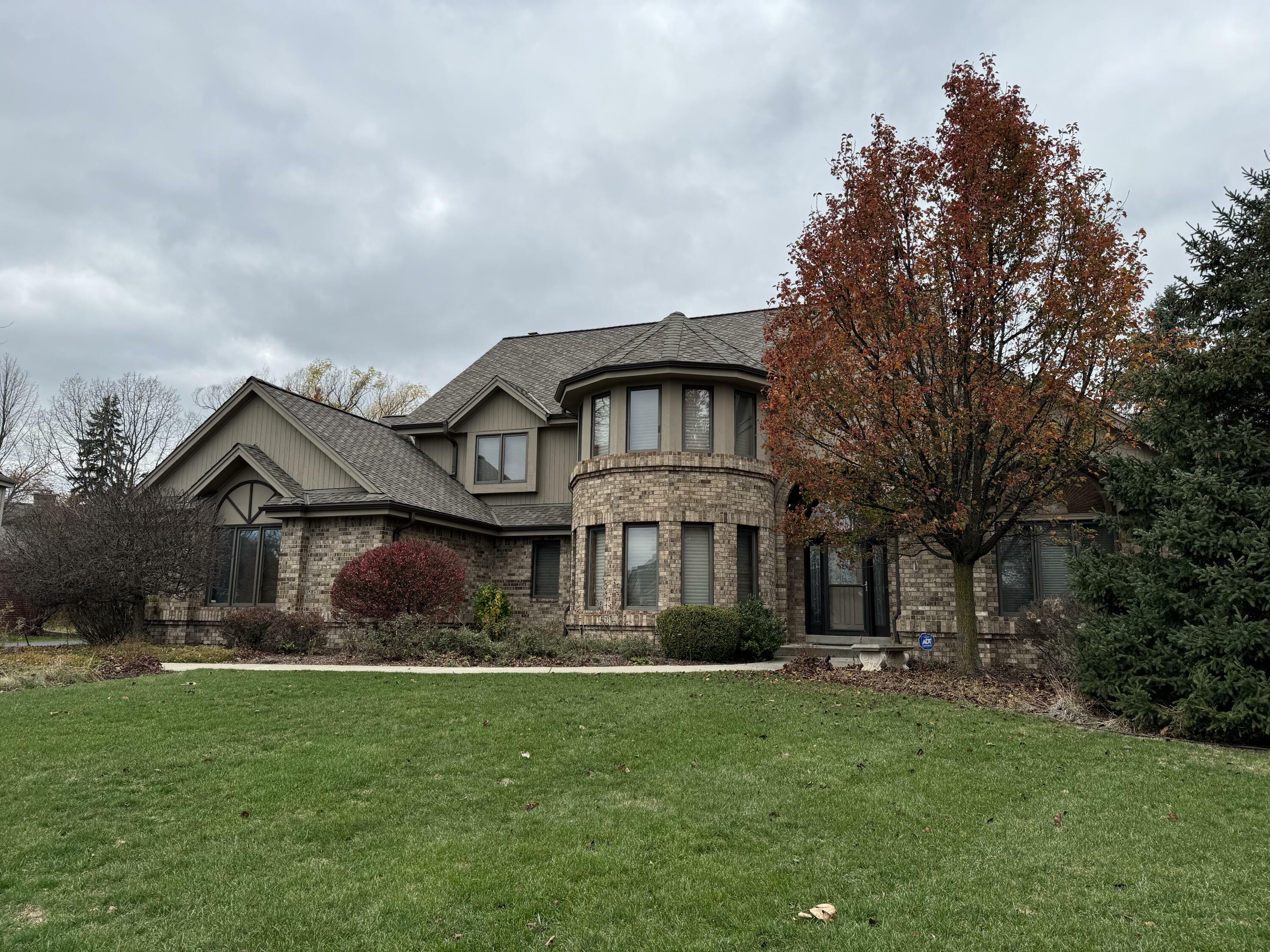 Property Photo: 12343 N Woodfield Ct WI 53092