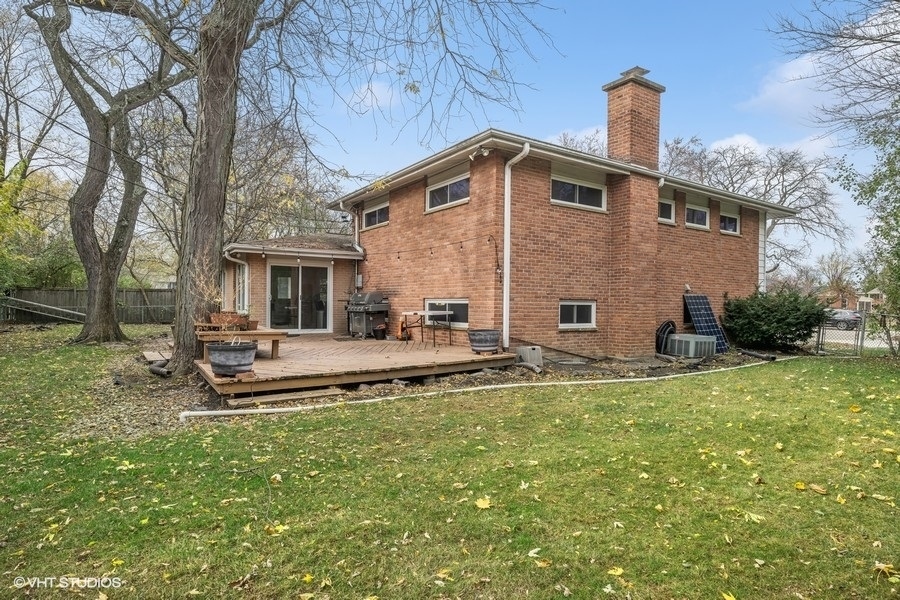 Property Photo:  1657 Cranshire Court  IL 60015 