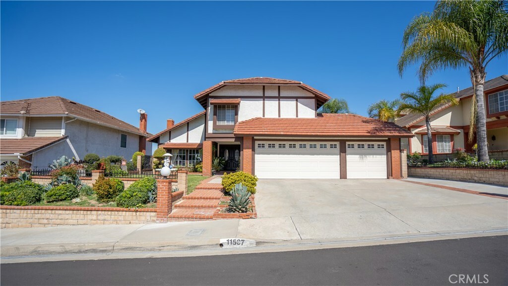 Property Photo:  11537 Moonridge Drive  CA 90601 