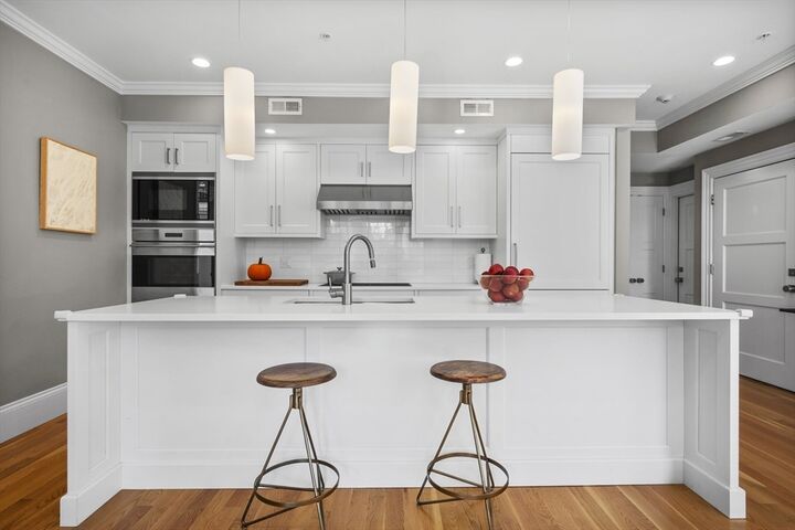 Property Photo:  1248 Beacon St 3  MA 02446 