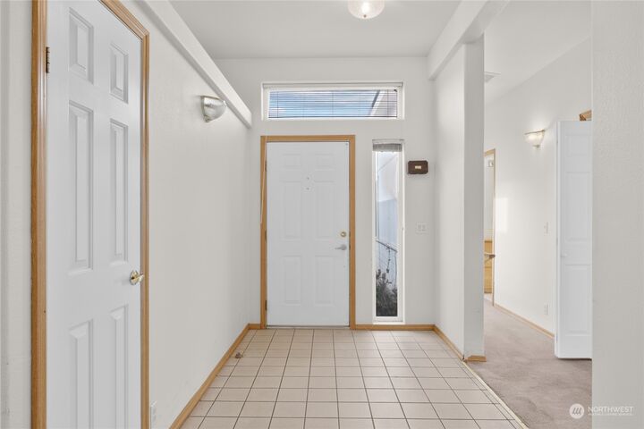 Property Photo:  1100 S Rosewood Drive 405  WA 98926 