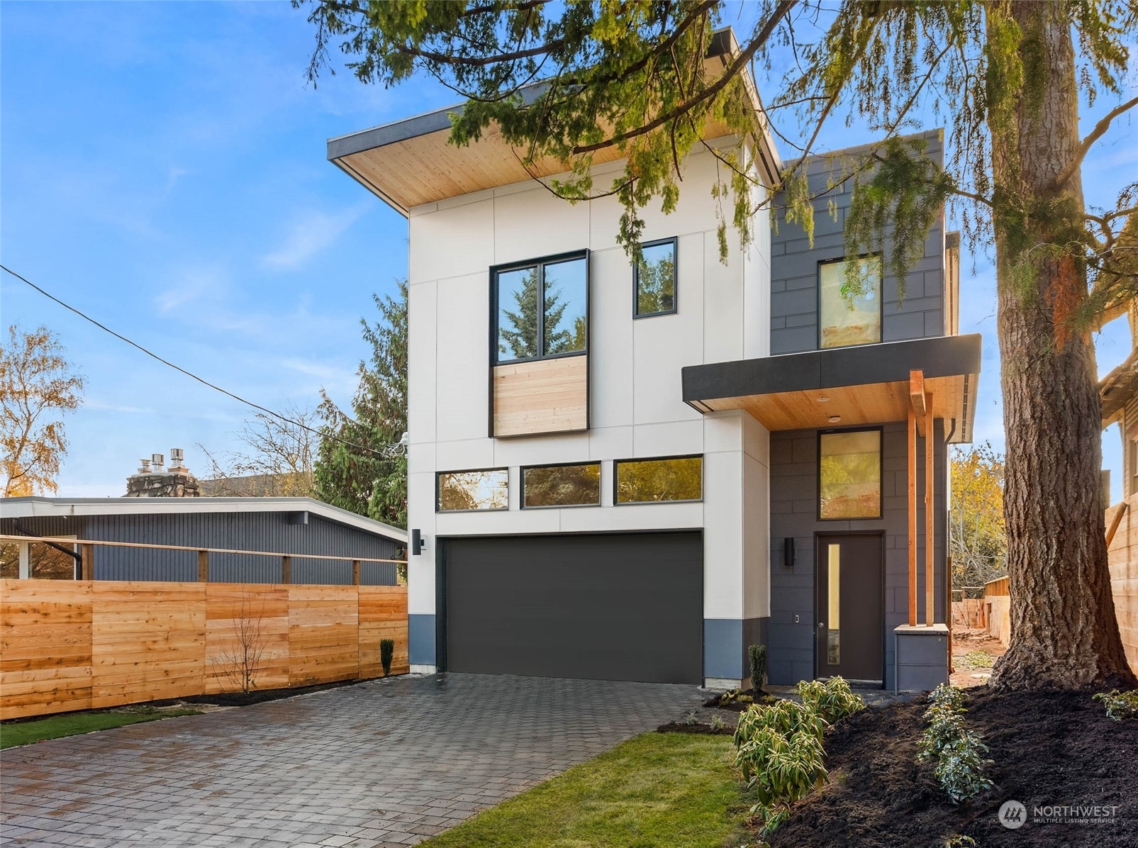 Property Photo:  2713 W Howe Street  WA 98199 