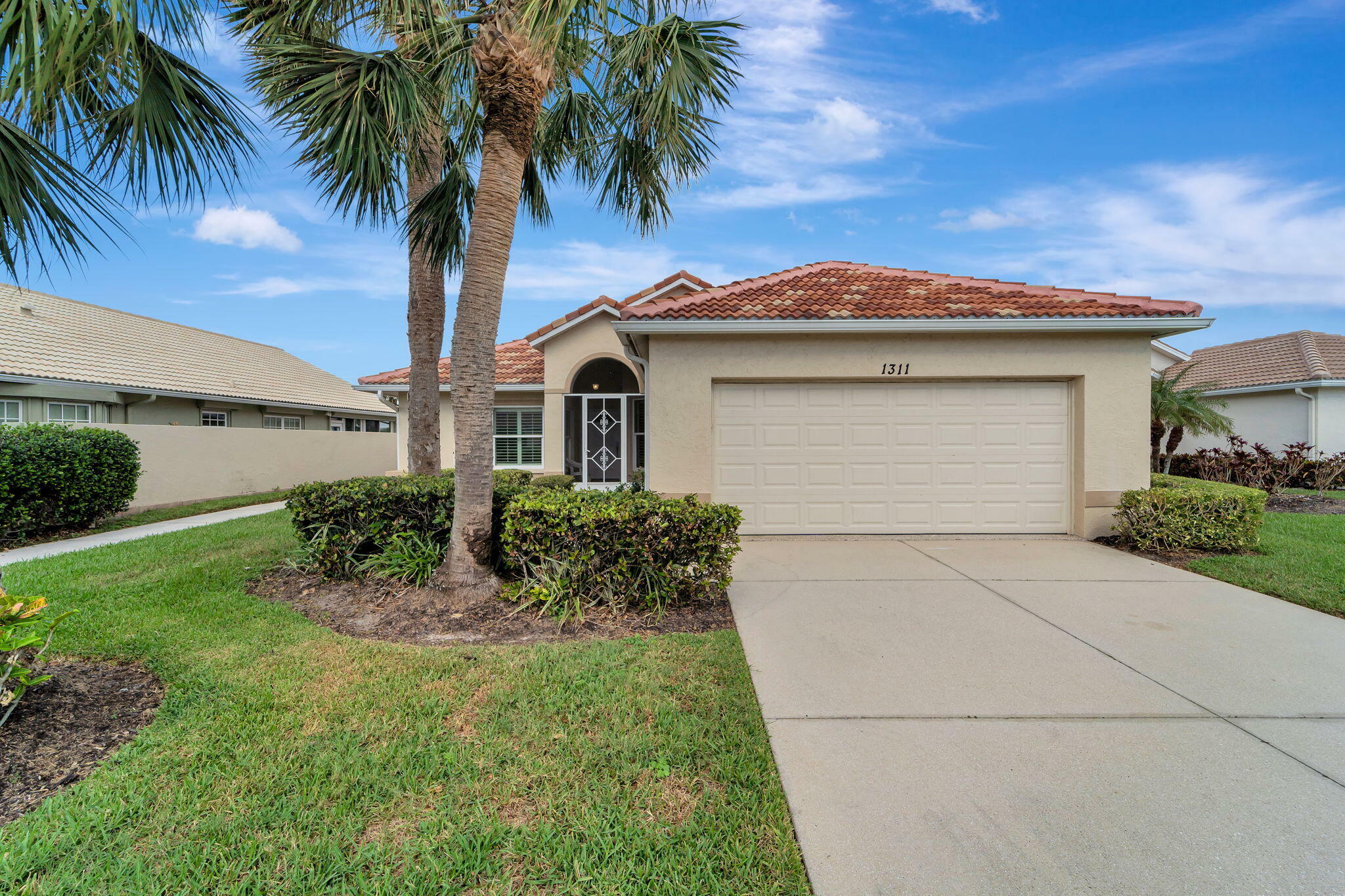 Property Photo:  1311 Berkshire Court  FL 34292 