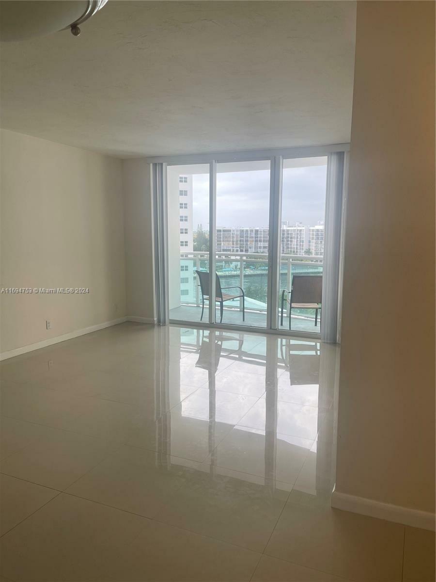 Property Photo:  3001 S Ocean Dr 933  FL 33019 