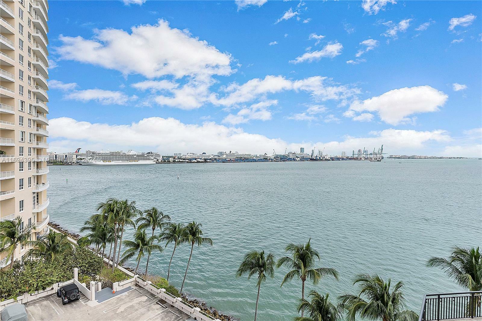 Property Photo:  540 Brickell Key Dr 928  FL 33131 