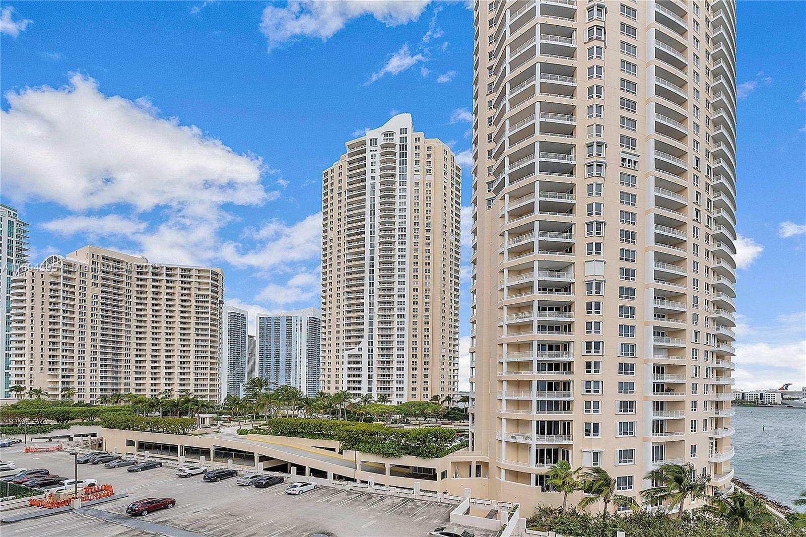 Property Photo:  540 Brickell Key Dr 928  FL 33131 