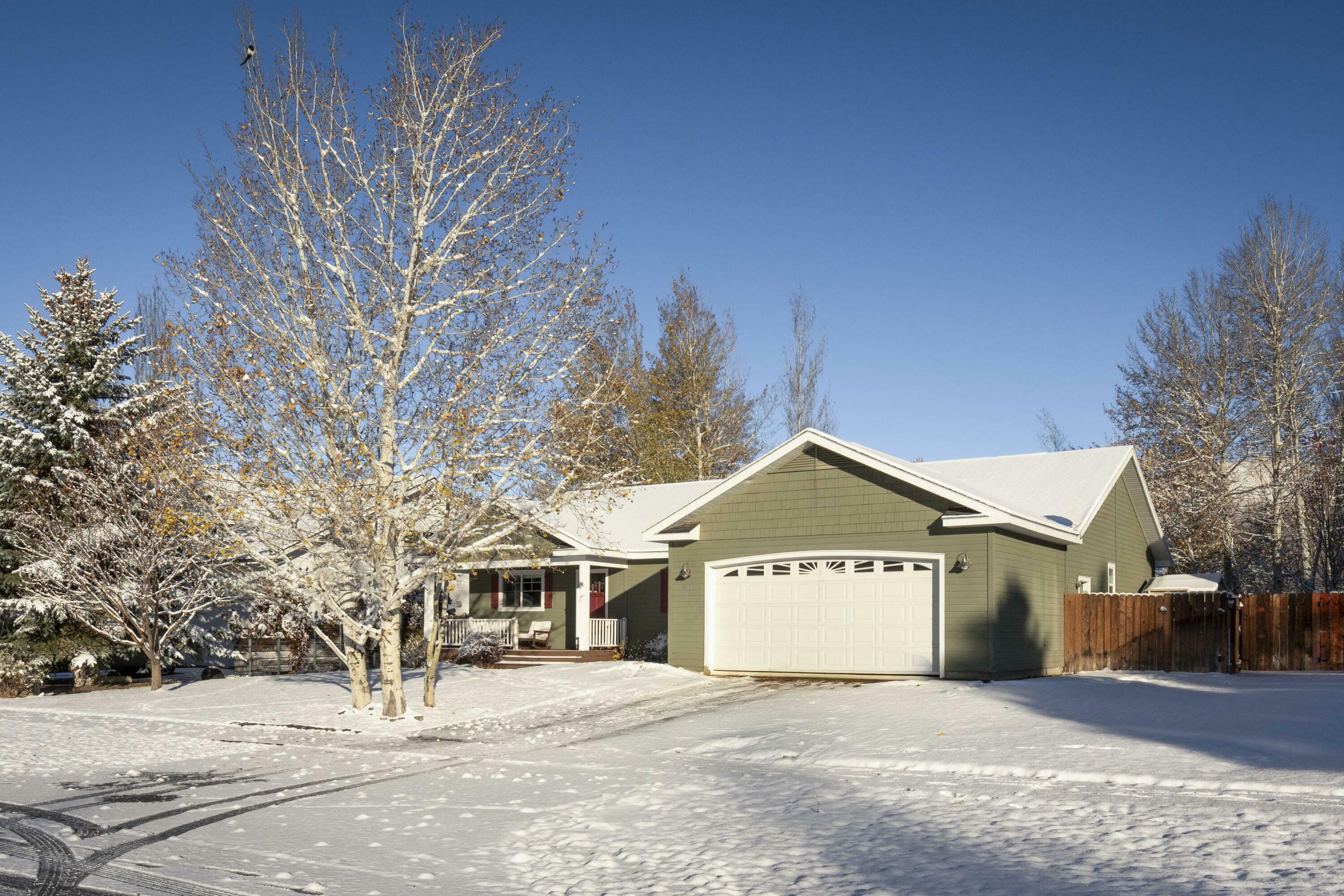 Property Photo:  951 Foxmoor Dr  ID 83333 