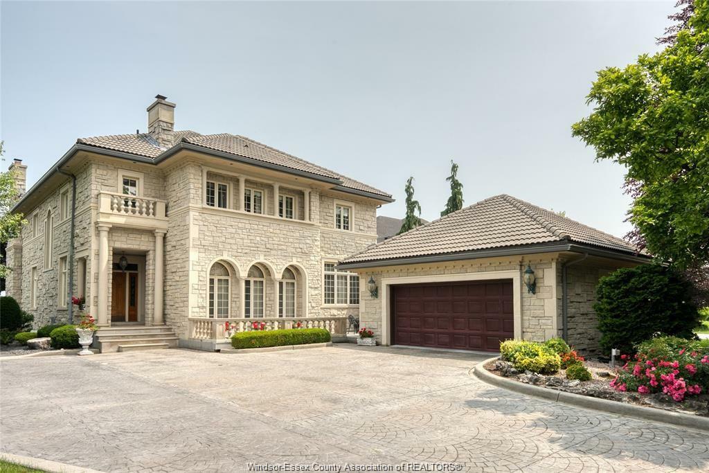 300 Elmgrove Drive  Lakeshore ON N8N 3S4 photo