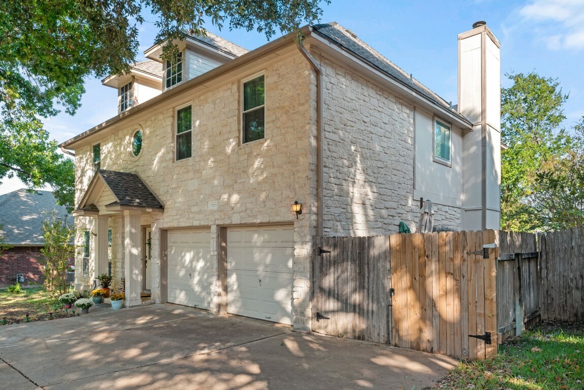 Property Photo:  1725 Fort Grant Drive  TX 78665 