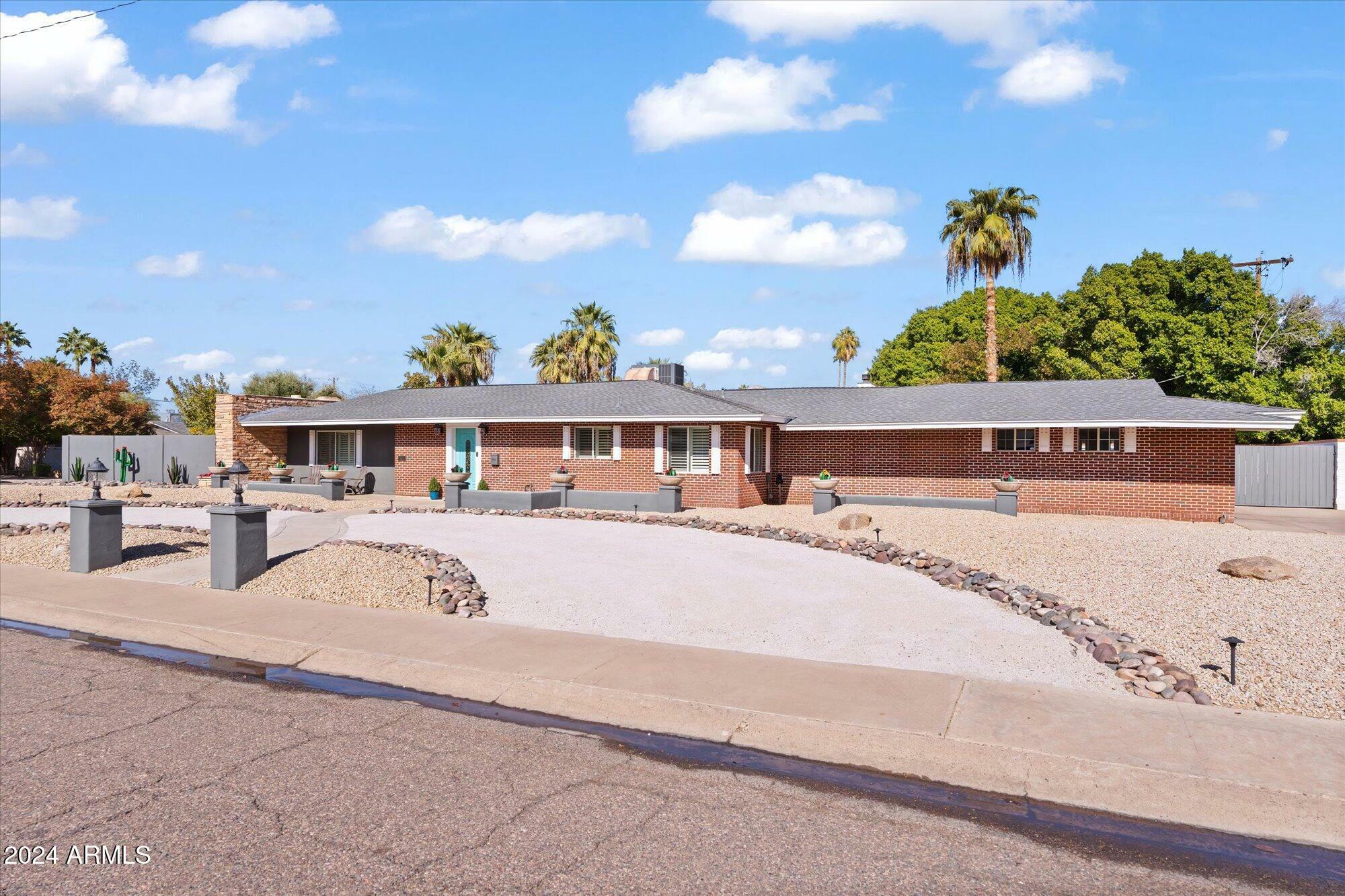 Property Photo:  1506 E Oregon Avenue  AZ 85014 