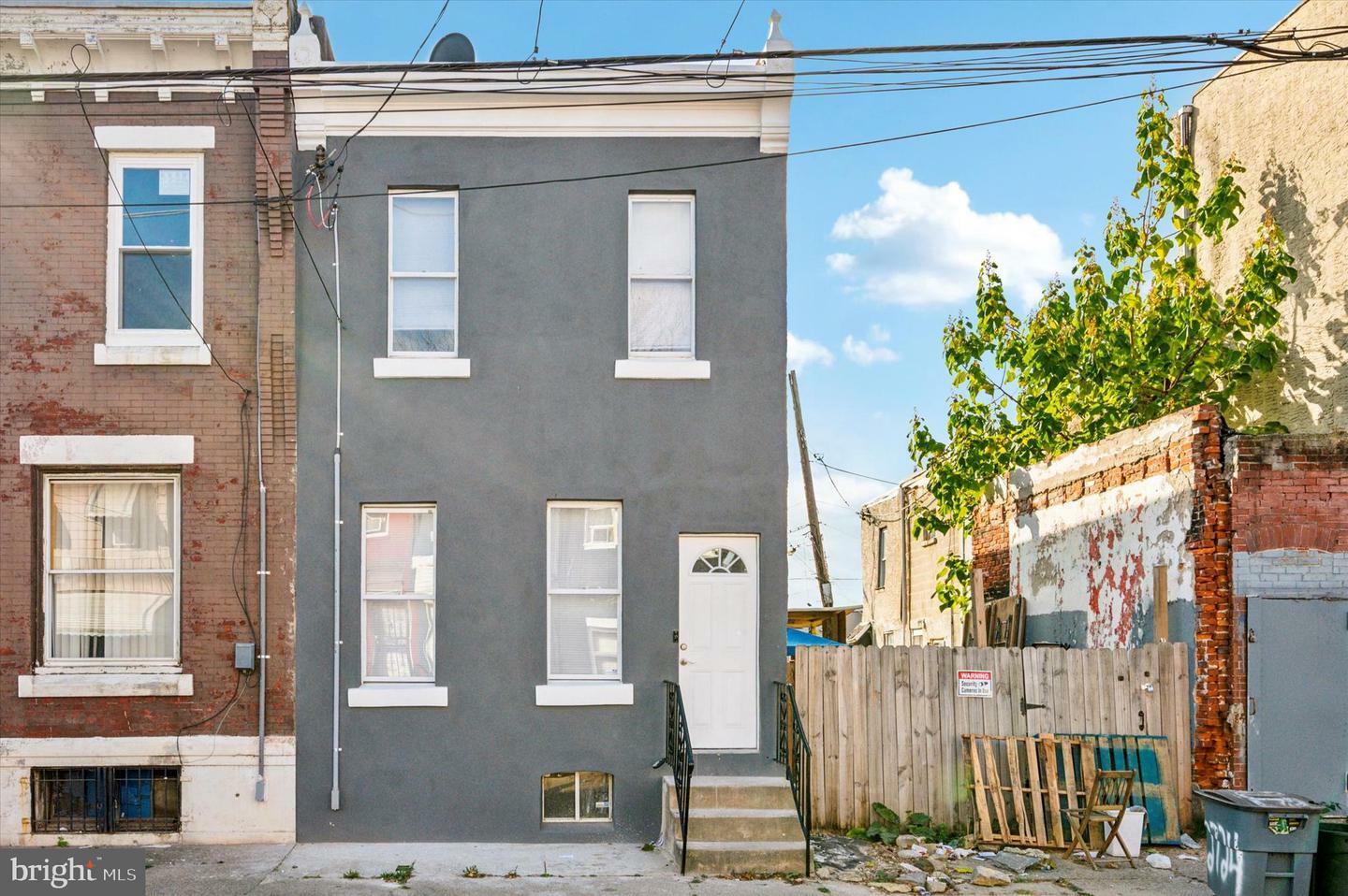 2732 W York Street  Philadelphia PA 19132 photo