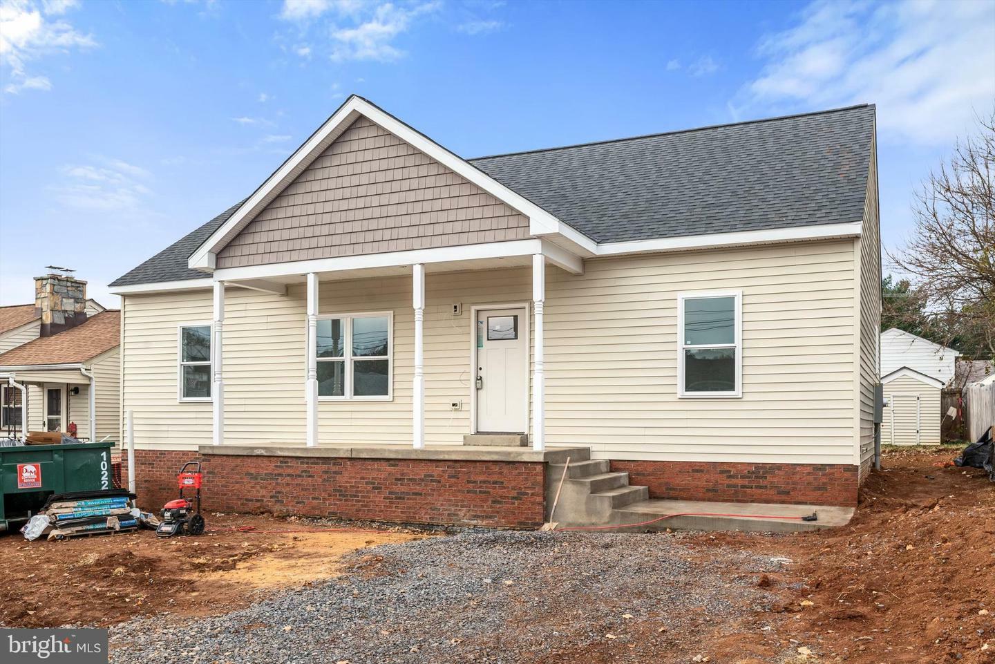 Property Photo:  212 Washington Avenue  VA 22630 