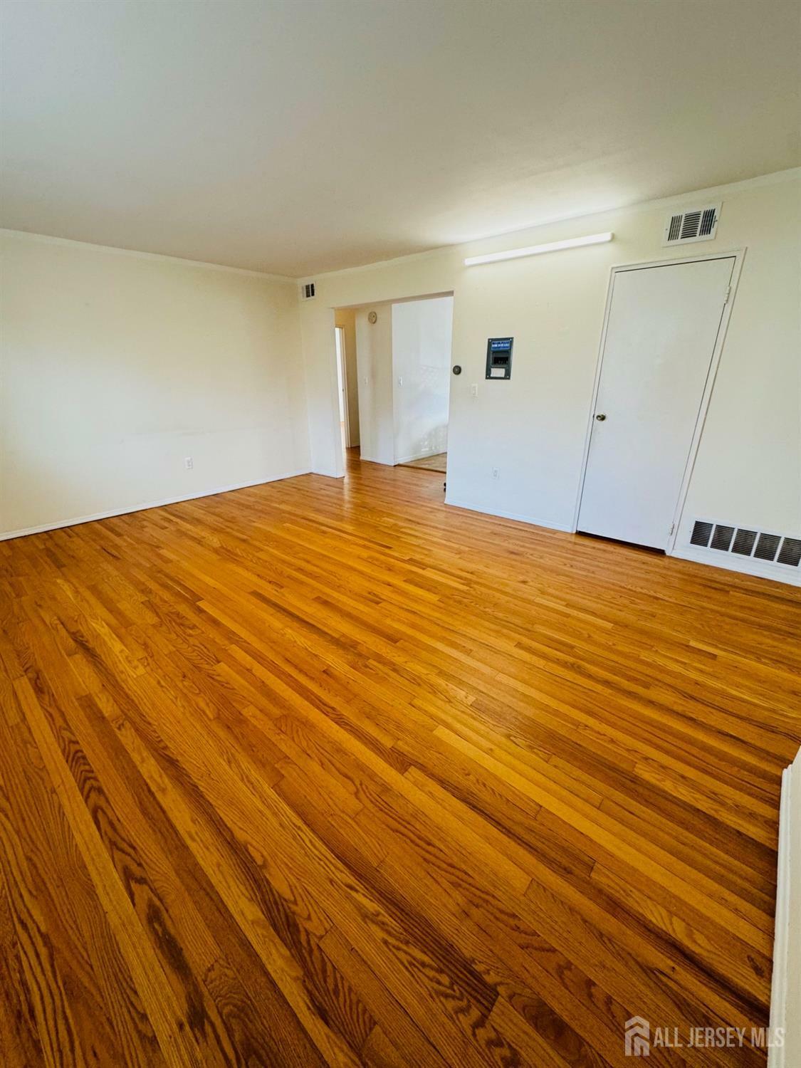 Property Photo:  160 Evergreen Road 13A  NJ 08837 