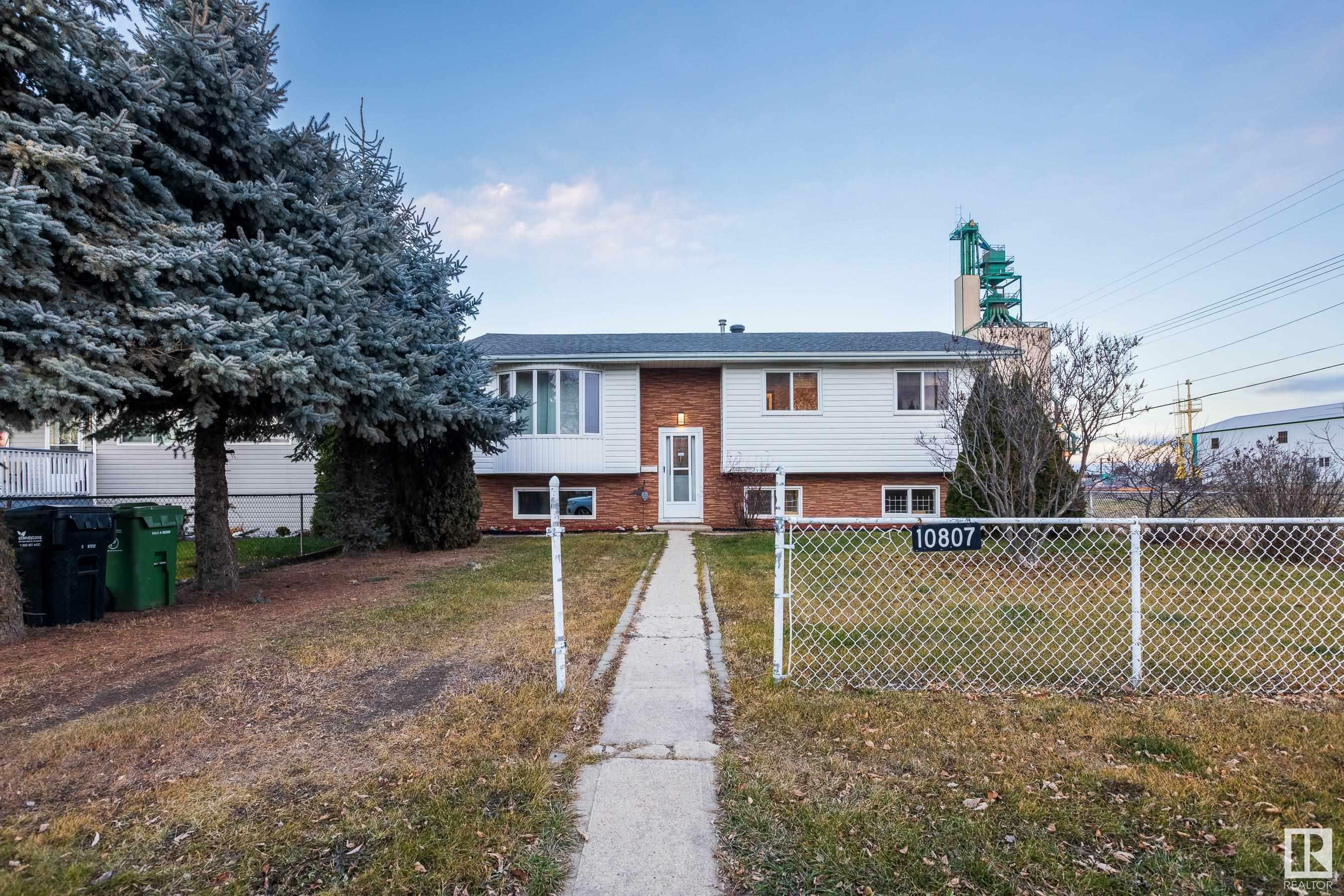 Property Photo:  10807 99 Avenue  AB T7P 1P2 