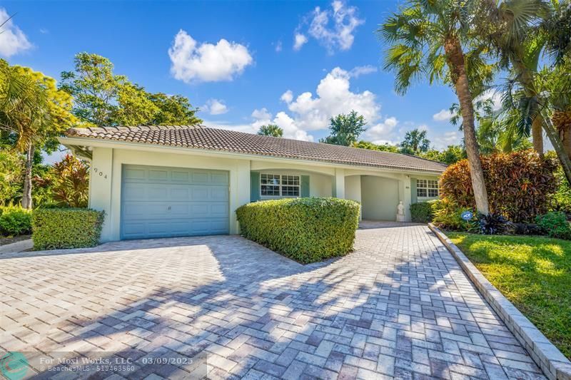 Property Photo:  904 Cypress Grove Dr V72  FL 33069 